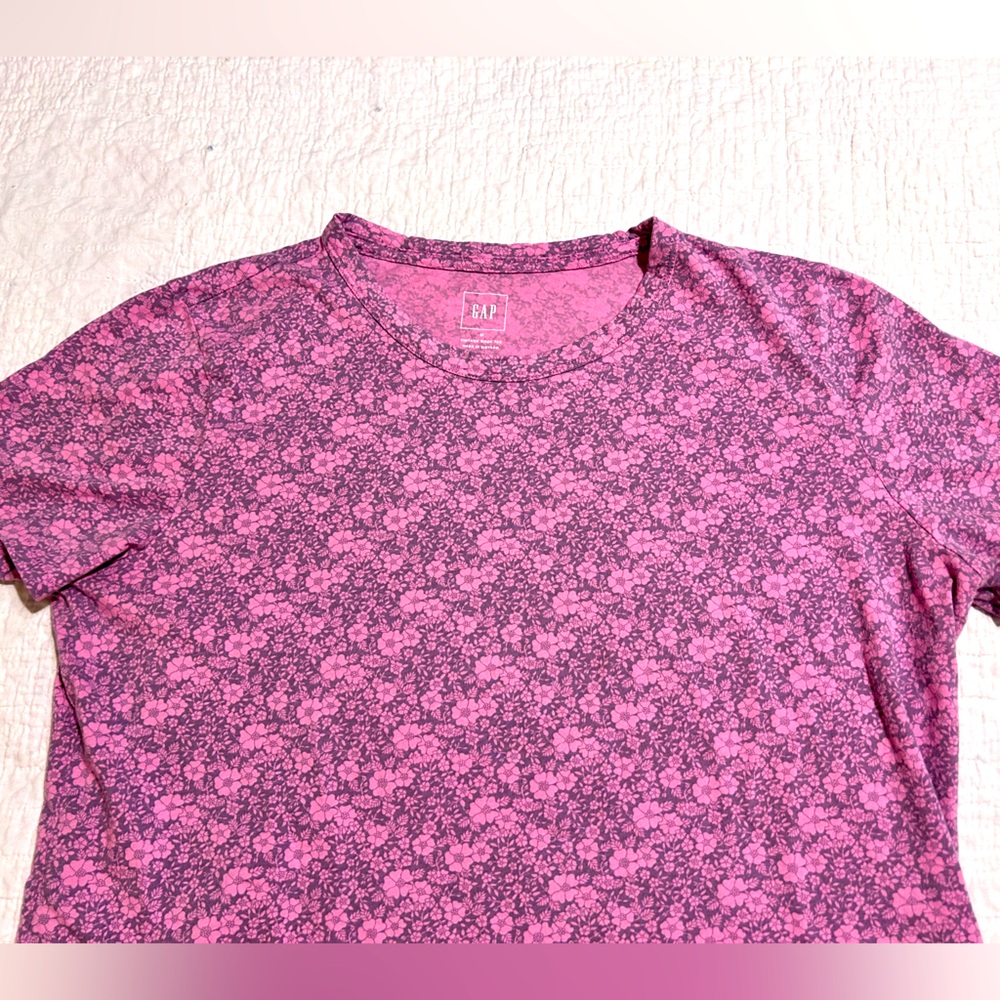 Women’s GAP Shirt - Picture 2 of 6